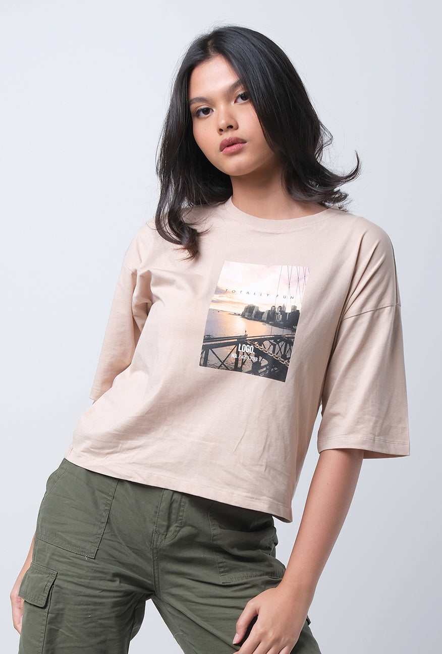 T-Shirt Lengan Pendek Frida Cream