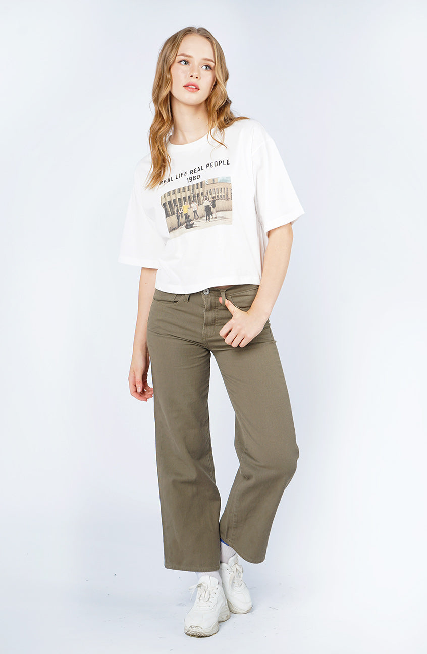 T-Shirt Crop Top Lengan Pendek Lavia  Offwhite