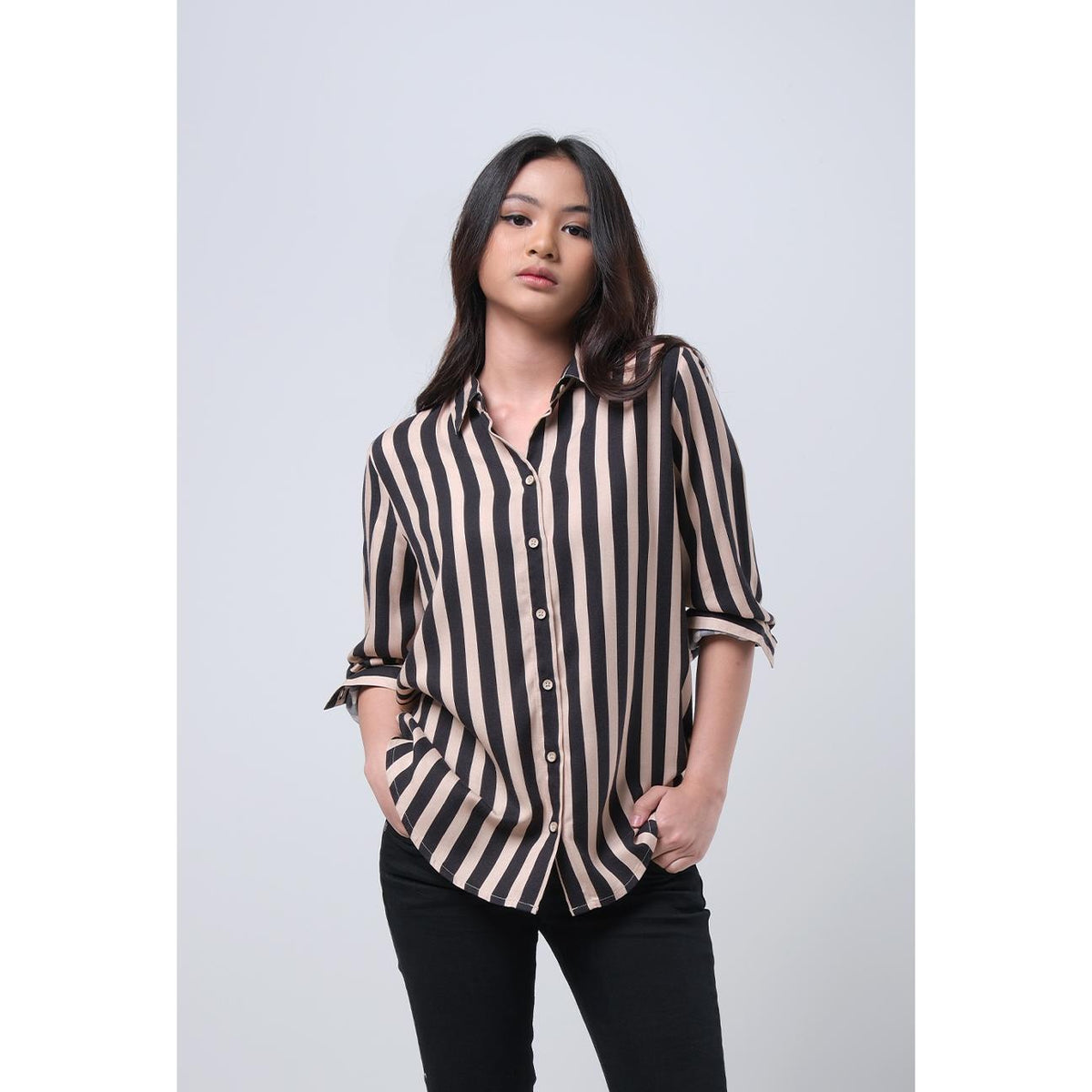 Kemeja Lengan Panjang Storia Khaki Black