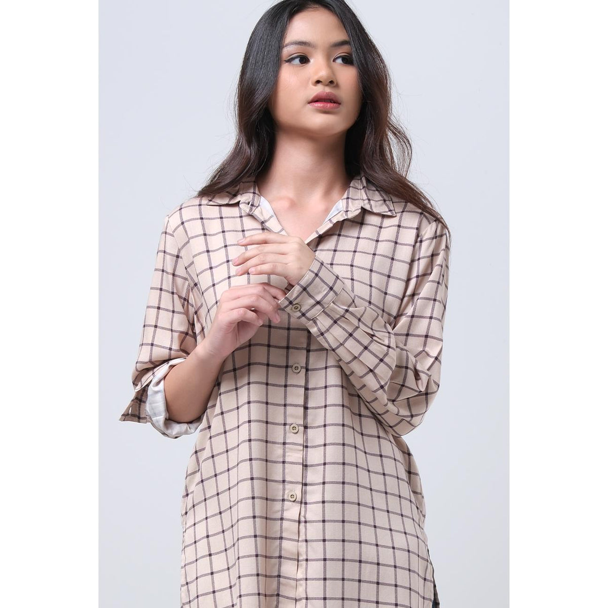 Kemeja Lengan Panjang Isyana Khaki Black