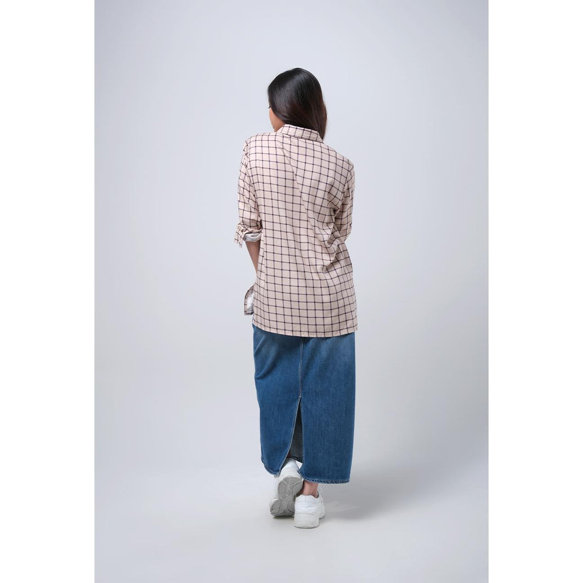 Kemeja Lengan Panjang Isyana Khaki Black