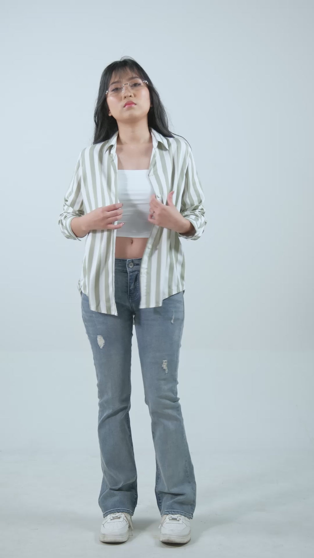Kemeja Lengan Panjang Xena Sage White