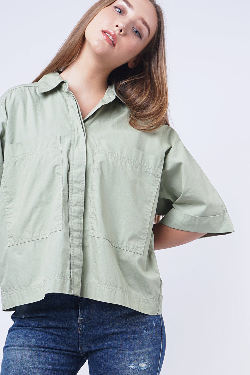 Kemeja Lengan Pendek Riana Light Green