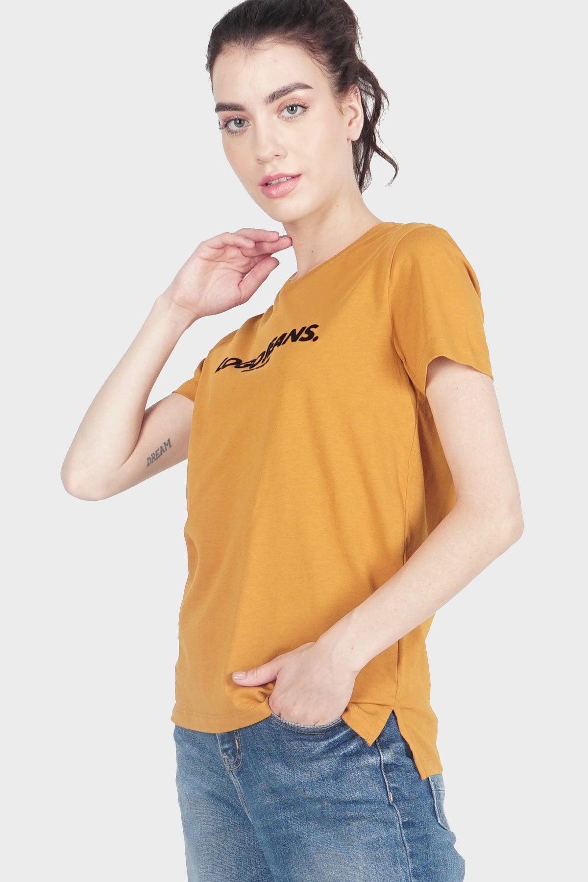 T-Shirt Lengan Pendek Keix Dark Mustard