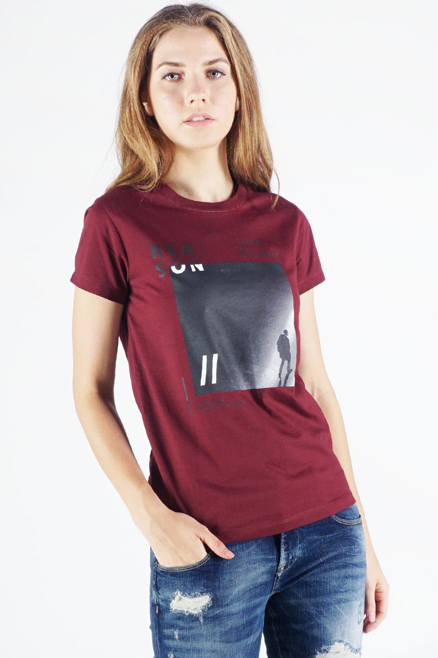 T-Shirt Lengan Pendek Reason Red Maroon